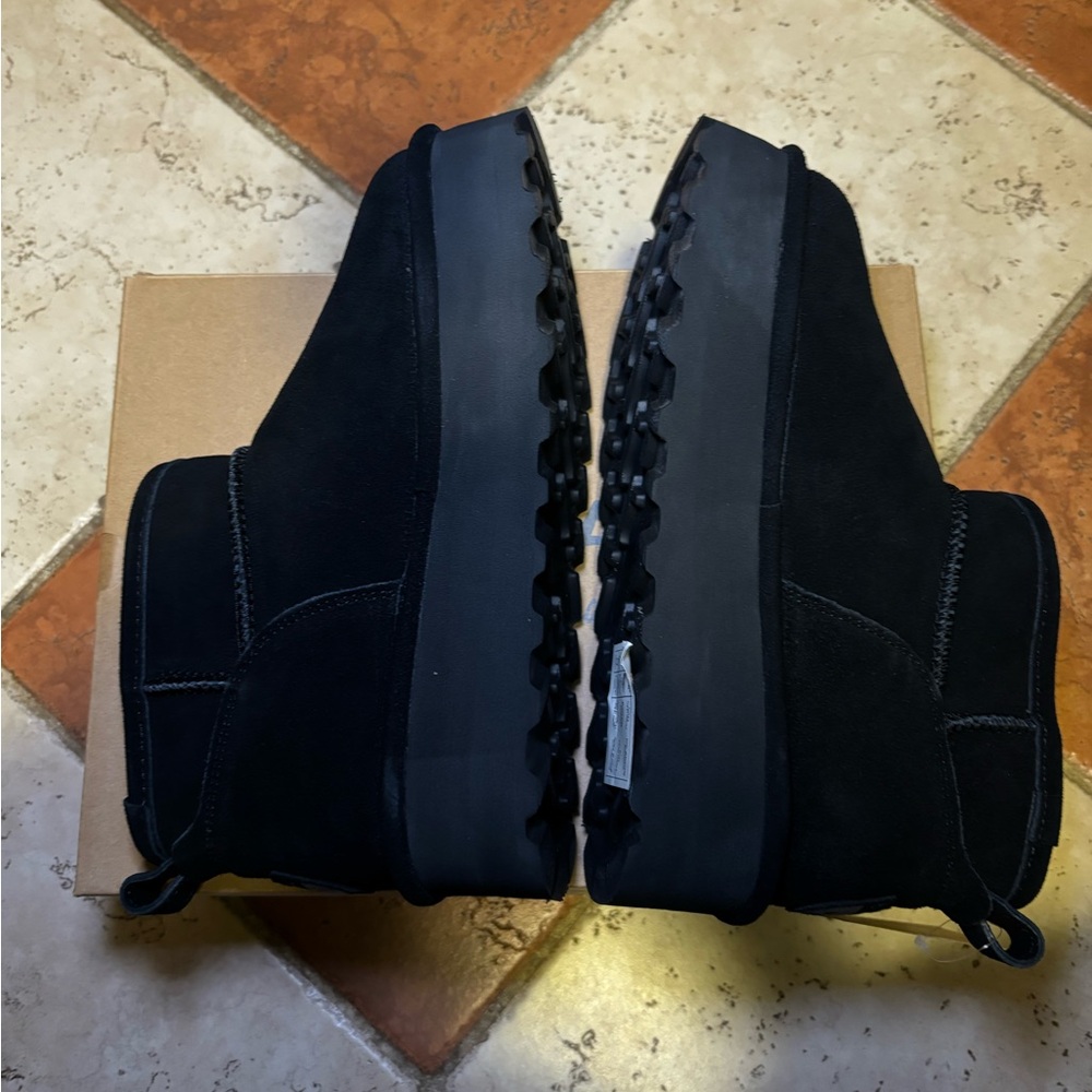 BearPaw Retro Shorty Boot women’s size 7 NEW
